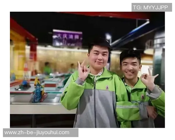 挑战极限！带你走进足球卡实体店的拆卡之旅，探索藏品背后的精彩故事